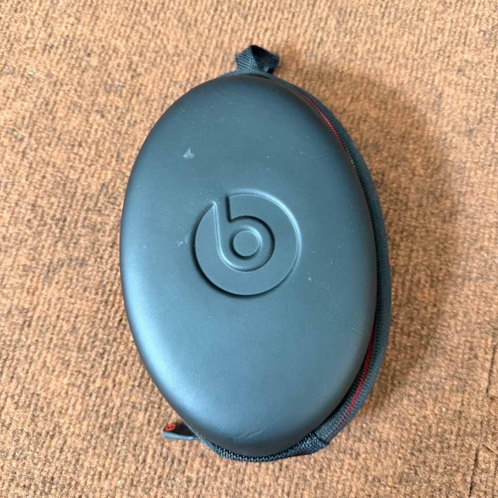 Beats by Dre Hard Shell Headphone Carrying Case Black Red‎ Zip Oval Travel Bag